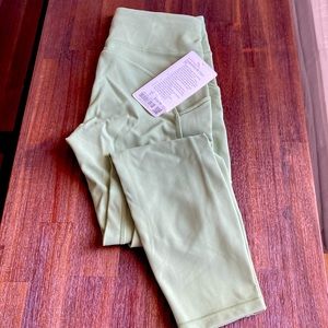 Lululemon Invigorate HR Tight 25”